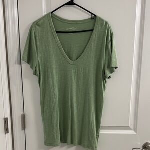 Universal Thread Olive Green V-Neck Short Sleeve Tee